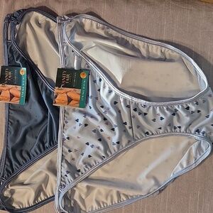Vanity Fair Illumination String Bikini Panties Set Of 2 Size 8 XL